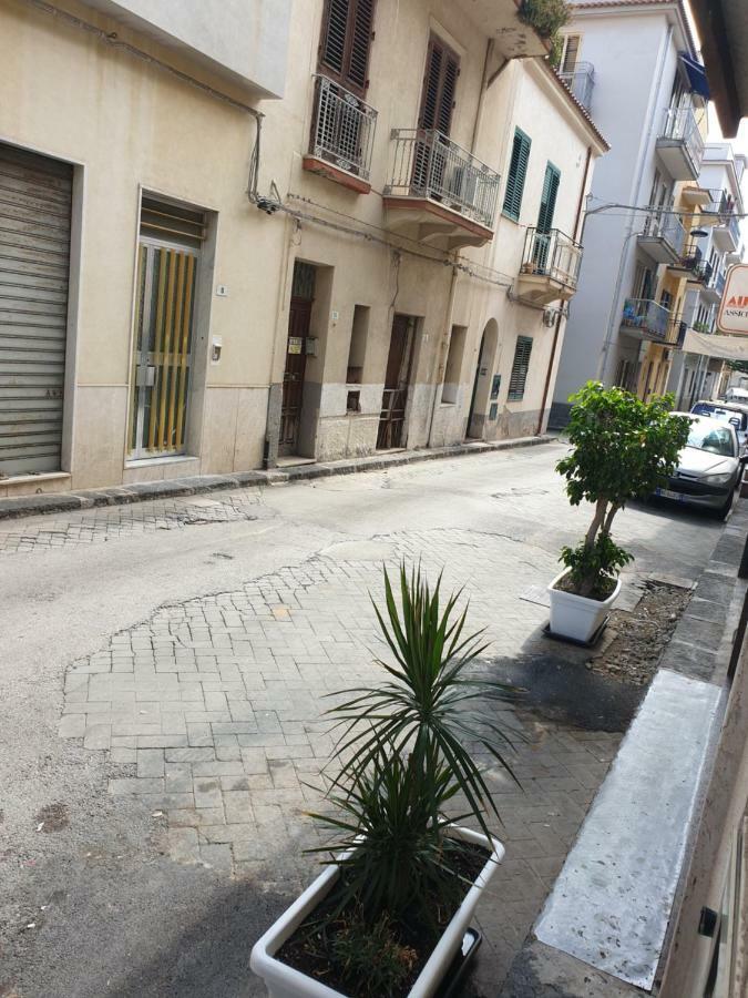 I Mori In Campidoglio Affitta Camere Sant'Agata di Militello Ngoại thất bức ảnh